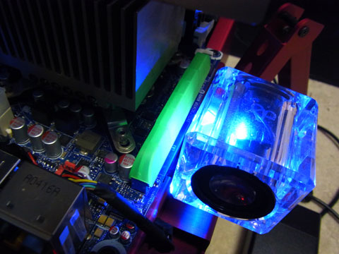 この緑のヤツ。