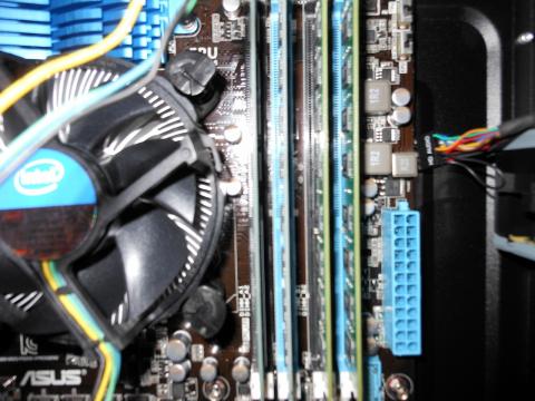 メモリー 4GB×4枚