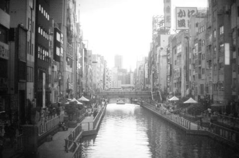 モノクロ道頓堀