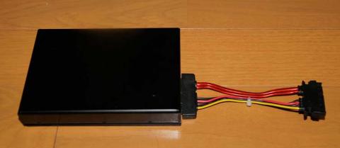 このコネクタが結構高かった・・・。