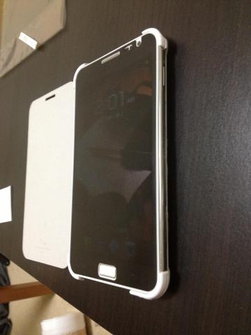 横から覗き見る