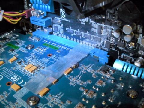 ビデオカードの絶縁テープ