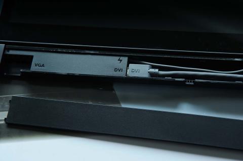 コードの取り付け位置