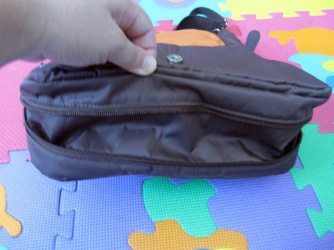 マチにチャックつき