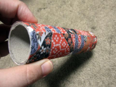 (6)千代紙を貼り