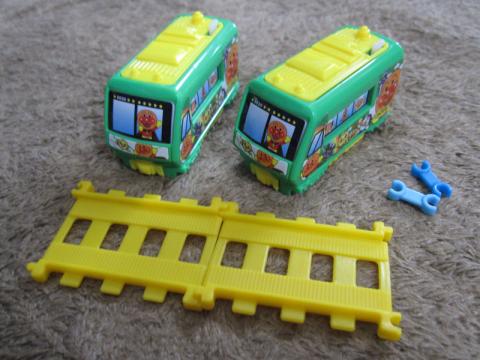 アンパンマン号 2台当たったぁ