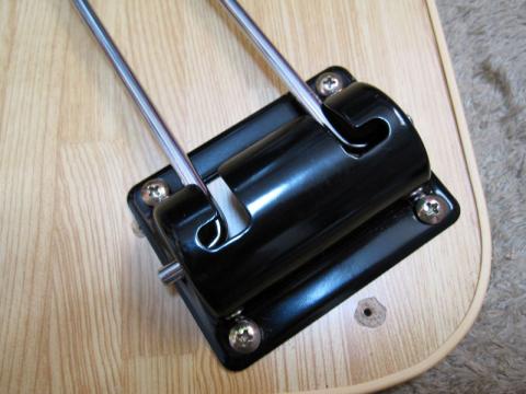 元のネジに戻しておきましょう…