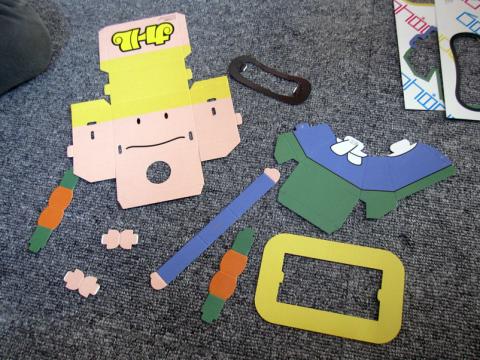 おひげだけちょっと失敗して折れました…