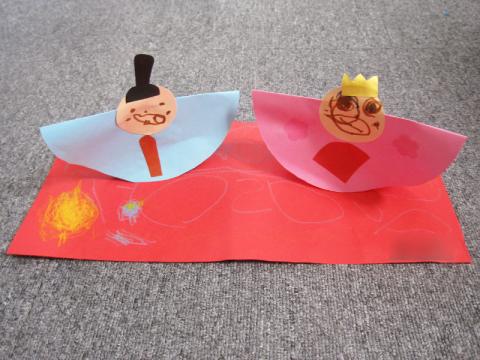 娘が作ってきたおひなさま