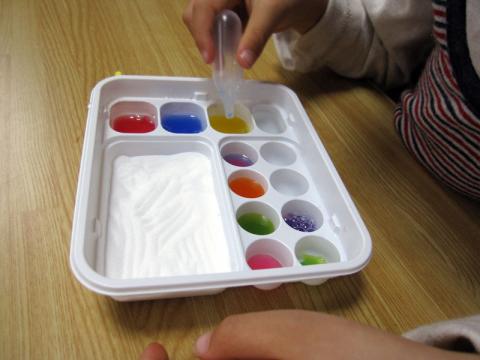 色の三原色を混ぜ合わせて、他の色も作りましょう