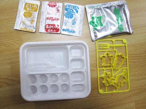 作成キット まるでプラモのような…