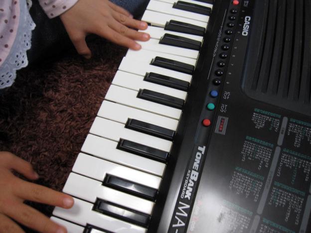 弾いてるつもり~