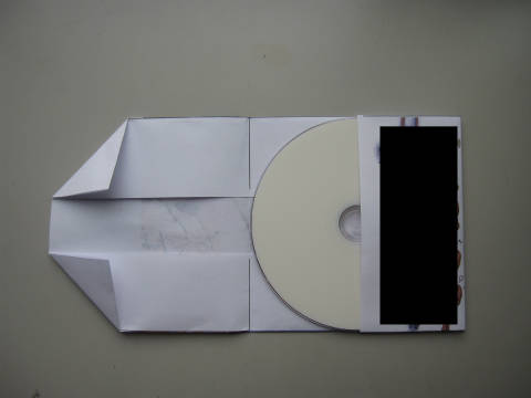 CD・DVDを入れます