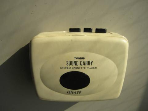 本体、安っぽいですが、軽いです。