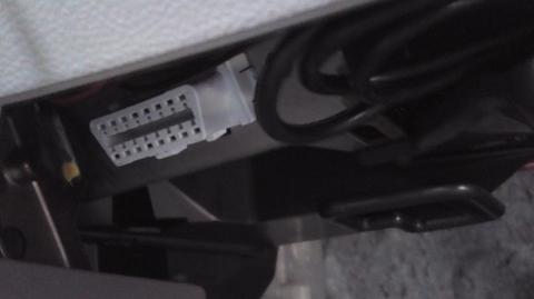 車両診断コネクタの位置確認