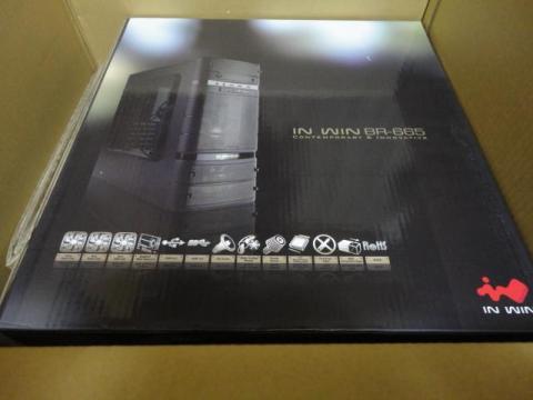 下段にはPC本体が入ってます