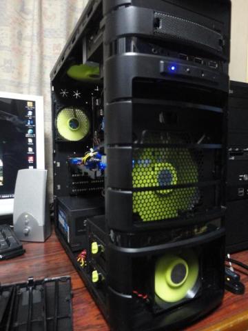 取り外すとCOOLなPCに変身