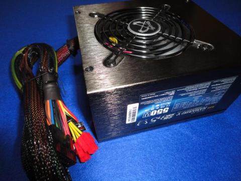 サイズ ATX電源 鎌力5プラグイン 550W 80PLUSブロンズ