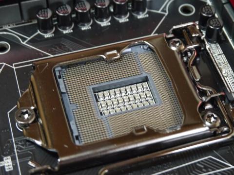 レビューメディア「ジグソー」上級ユーザーまで納得できるPCが組み立て可能なマザーボードですね!