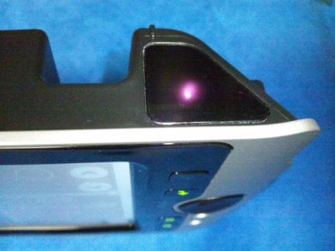 IR発光部。ビッカー!とは肉眼では見えません