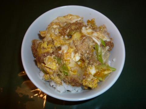 卵・長ネギ・たまねぎ でカツ丼