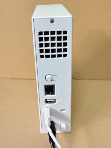 初期設定はUSB接続で行います。