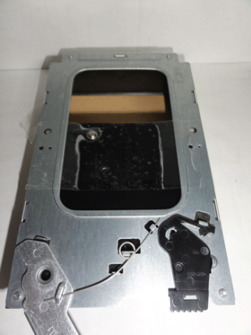 ケースの中でぶかぶかなので幅広で止めてみました…。