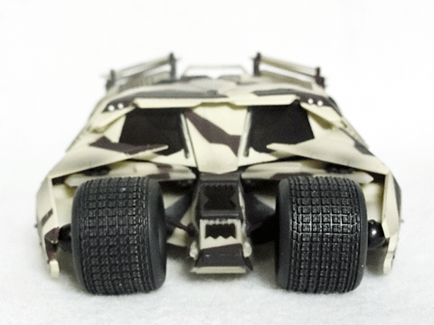 前輪のタイヤは回転しません。