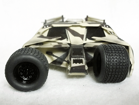 前輪は左右に展開。