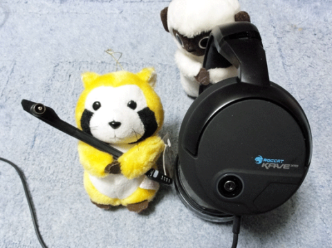 マイク部は簡単に取り外せます。他の物を付けられるのかは不明。