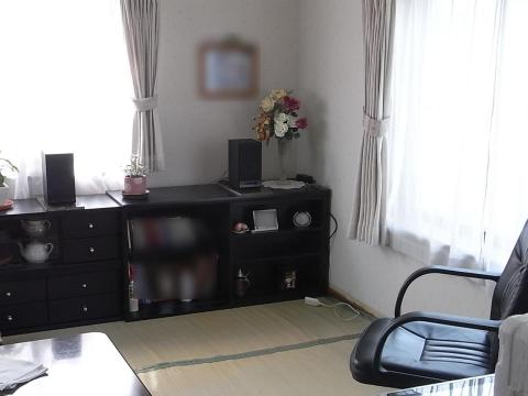 スピーカーと私の机と椅子