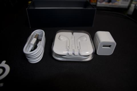 右は電源→USB変換