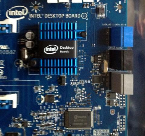 Z77 Express チップセット