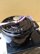 グロッシーブラック