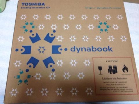 【外箱、意外とコンパクトです】