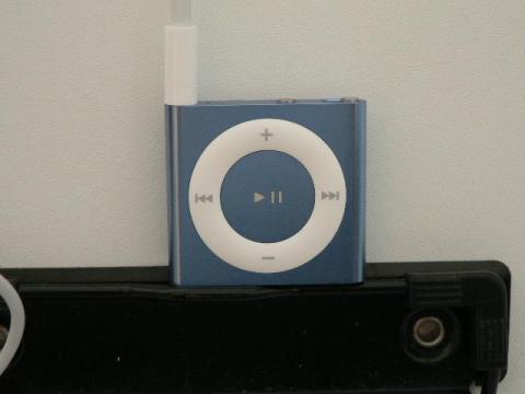 Apple iPod shuffle 2GB ブルー.