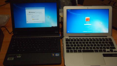 MacBookAirの11インチと比べてみた