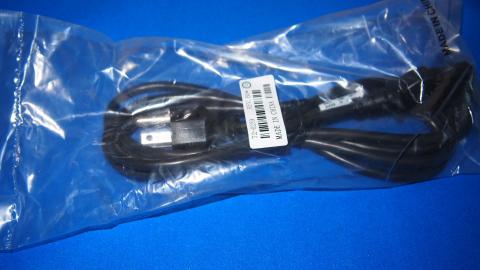 付属品1 三叉電源ケーブル