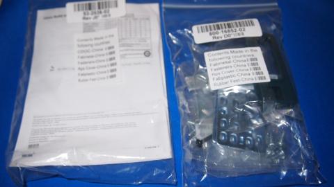 付属品2 固定用の金具とかゴム足