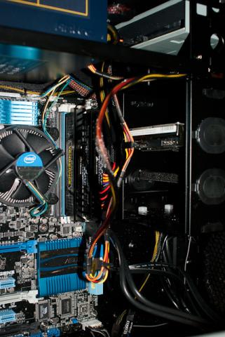 まだ動作する前のマシン。実可動1週間ももたなかった!(アホ)