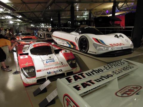 ル・マンミュージアム内からのツイートには多くの素早いレスがついた