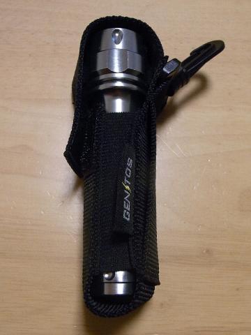 携帯ケースも付属している