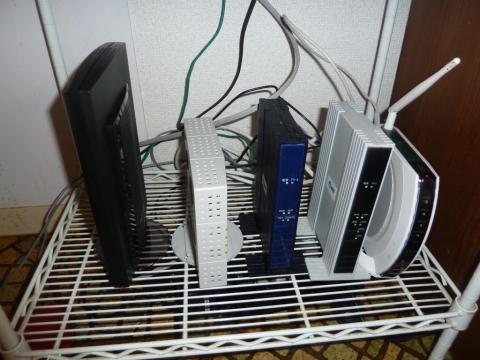 NTT西日本フレッツ・光プレミアム ファミリータイプの通信機器と比べて…