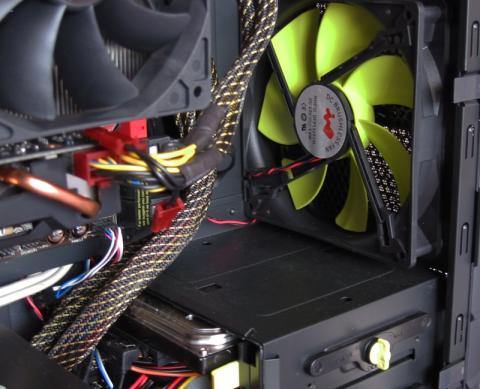 フロント吸気ファン