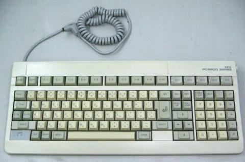 一般的なPC-9800用キーボード