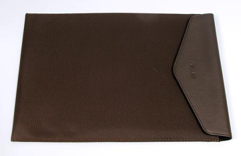 書類袋を意識したケース