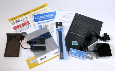 内蔵SSDがSunDisk製でシールがしょぼいです。