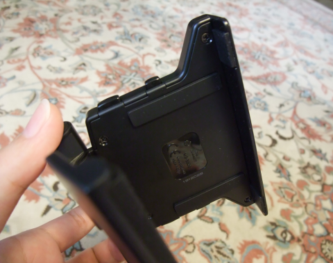 モニタ接触部にはゴムが付いている