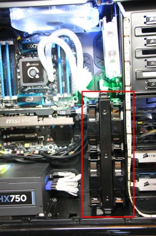 LPVX12P取り付け後 (ラジエターはドライブベイ横)