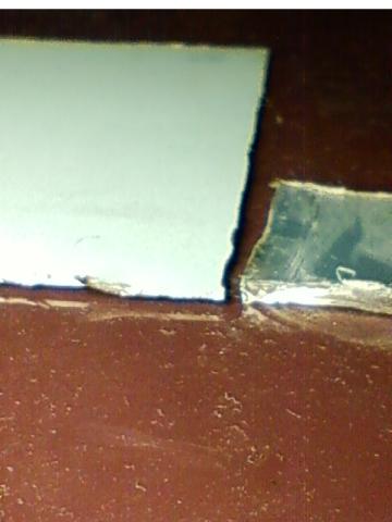 切り取った金属の厚さの比較